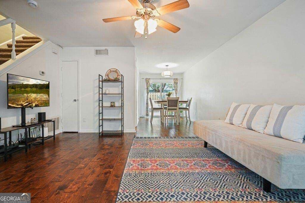 2 bedroom, 1.5 bathroom, 1,092 sq ft condominium for sale at 136 Peachtree Memorial Drive PA8, Atlanta, GA 30309 — photo 7