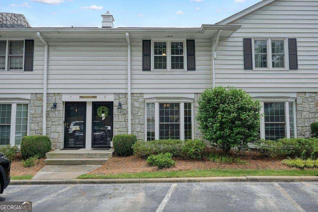 2 bedroom, 1.5 bathroom, 1,092 sq ft condominium for sale at 136 Peachtree Memorial Drive PA8, Atlanta, GA 30309 — photo 1 of 42