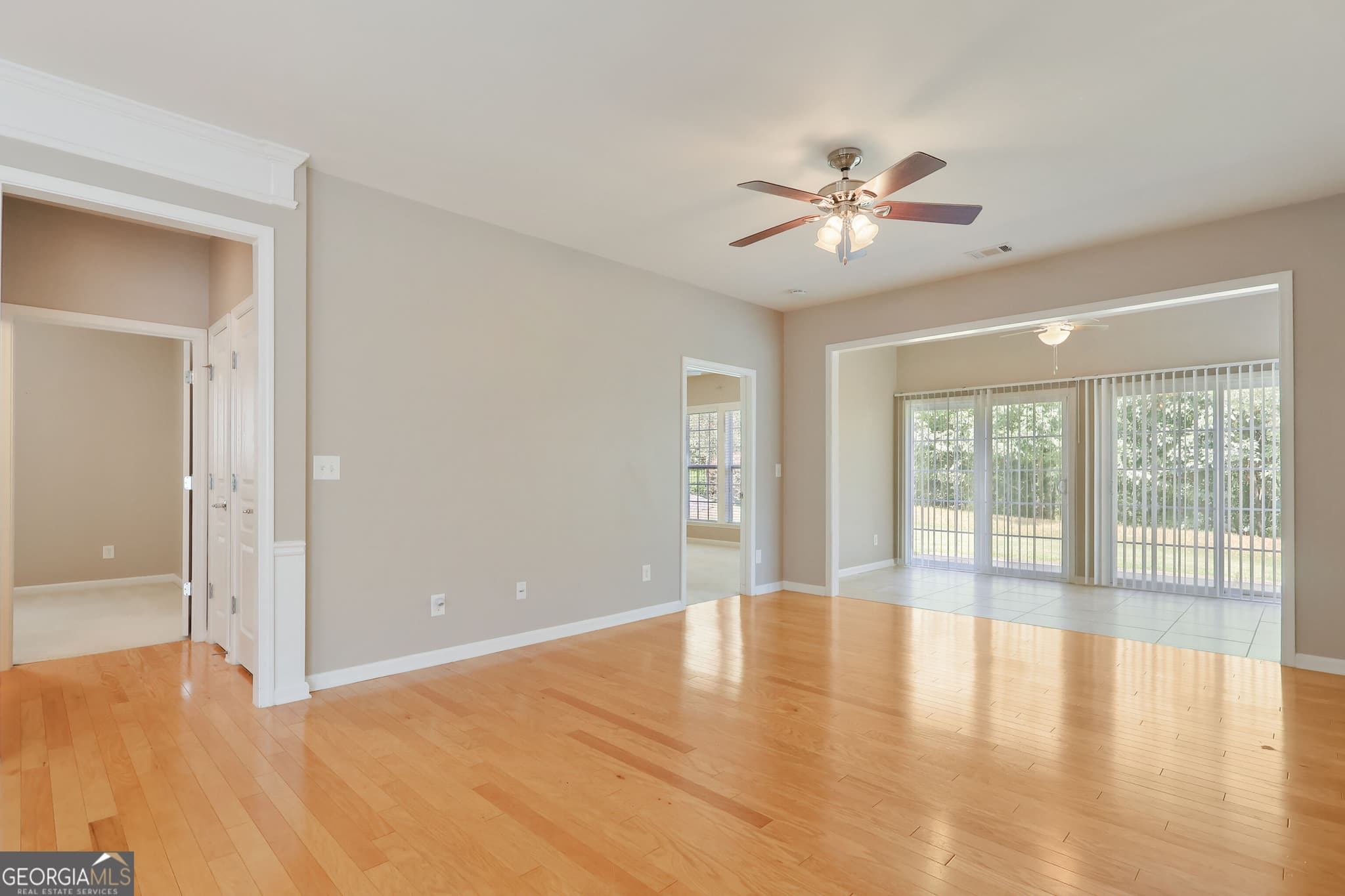 2 bedroom, 2 bathroom, 1,336 sq ft single family residence for sale at 127 Begonia Court, Griffin, GA 30223 — photo 6