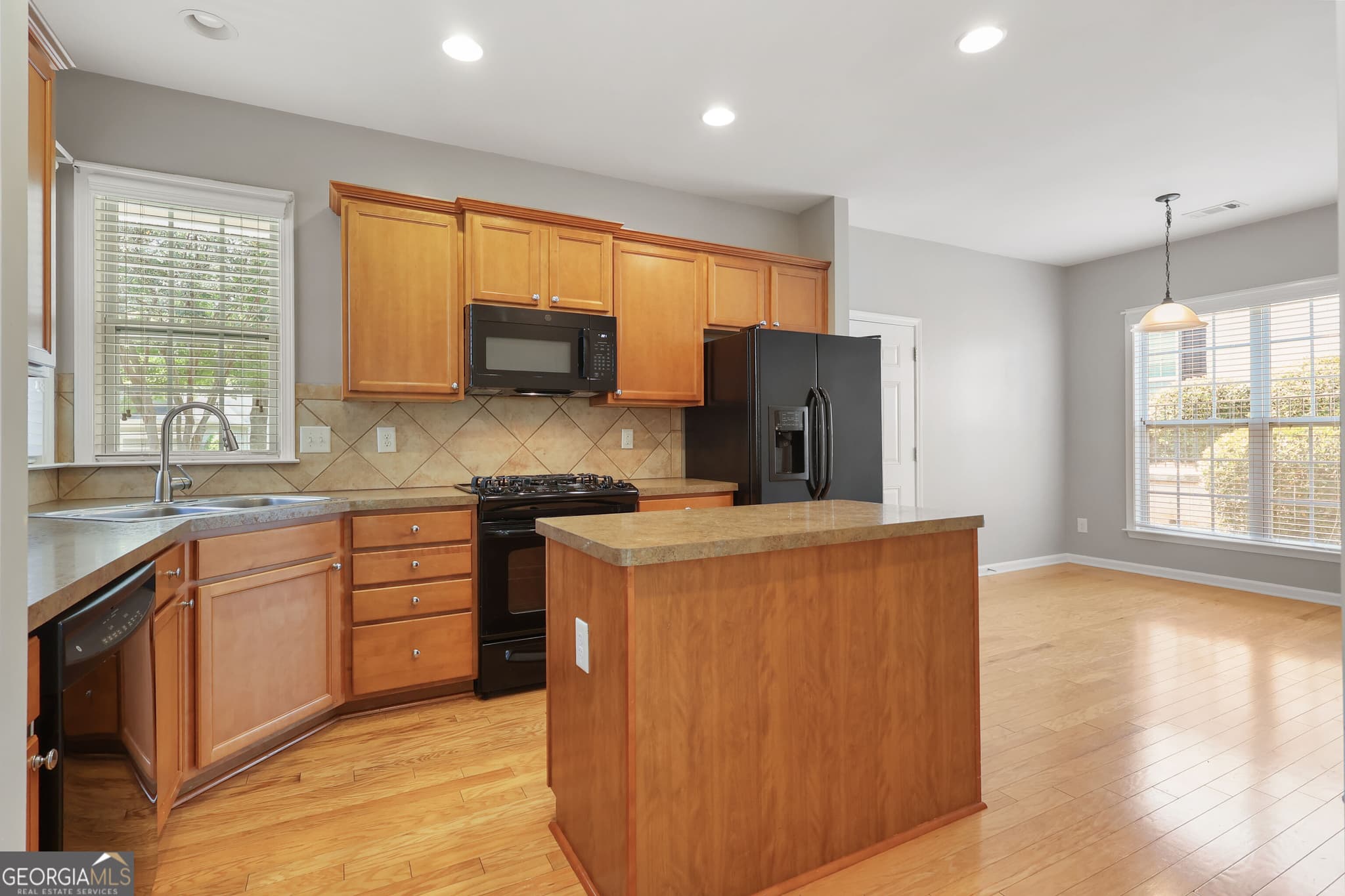 2 bedroom, 2 bathroom, 1,336 sq ft single family residence for sale at 127 Begonia Court, Griffin, GA 30223 — photo 9
