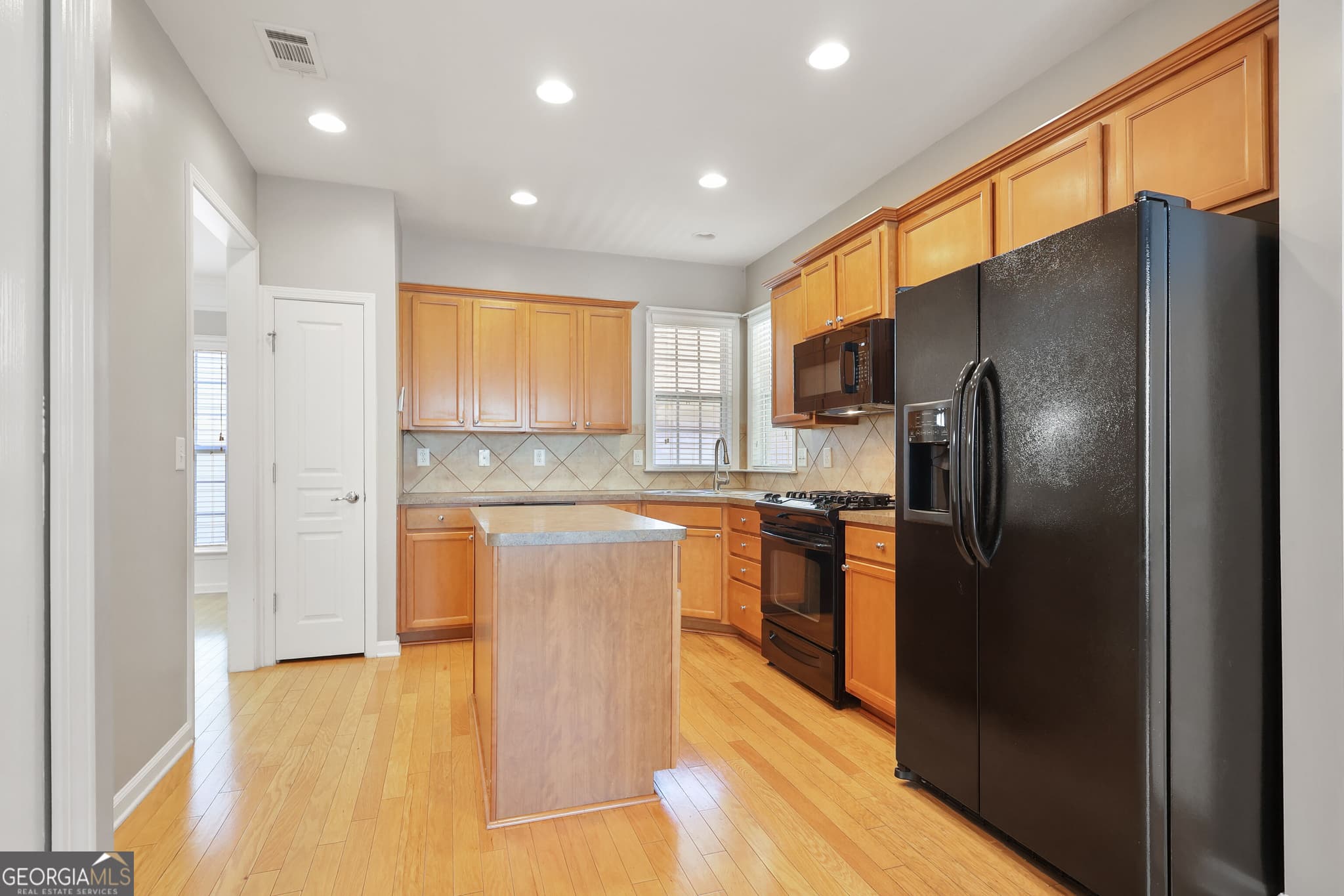 2 bedroom, 2 bathroom, 1,336 sq ft single family residence for sale at 127 Begonia Court, Griffin, GA 30223 — photo 10