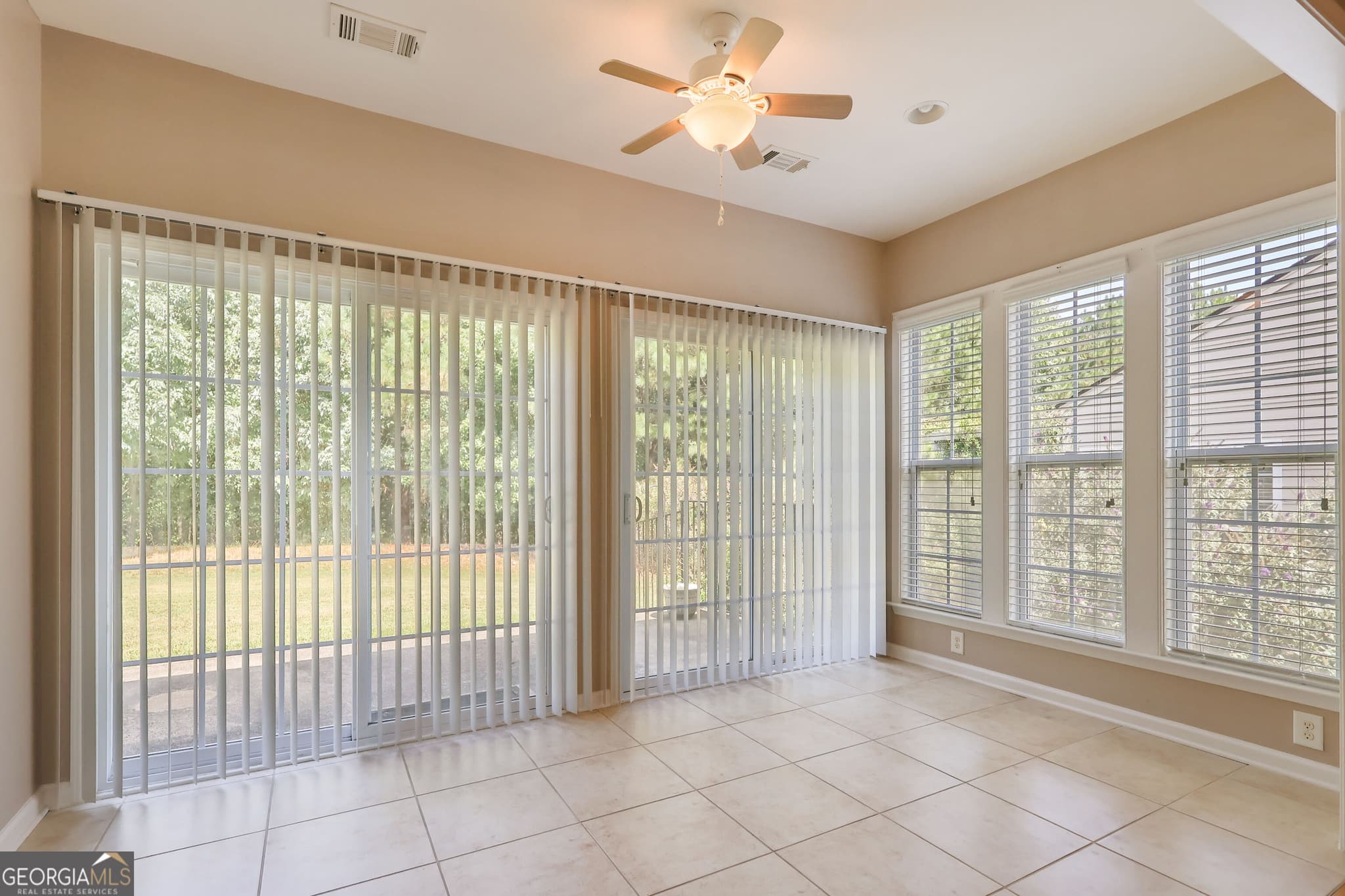 2 bedroom, 2 bathroom, 1,336 sq ft single family residence for sale at 127 Begonia Court, Griffin, GA 30223 — photo 8