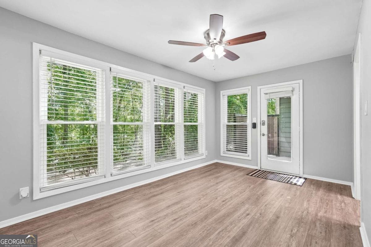 2 bedroom, 2 bathroom, 1,360 sq ft condominium for sale at 3019 Canyon Point Circle, Roswell, GA 30076 — photo 6