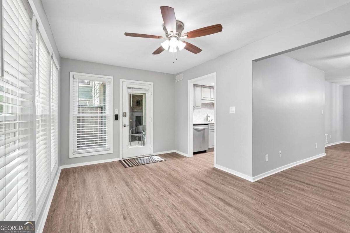 2 bedroom, 2 bathroom, 1,360 sq ft condominium for sale at 3019 Canyon Point Circle, Roswell, GA 30076 — photo 7