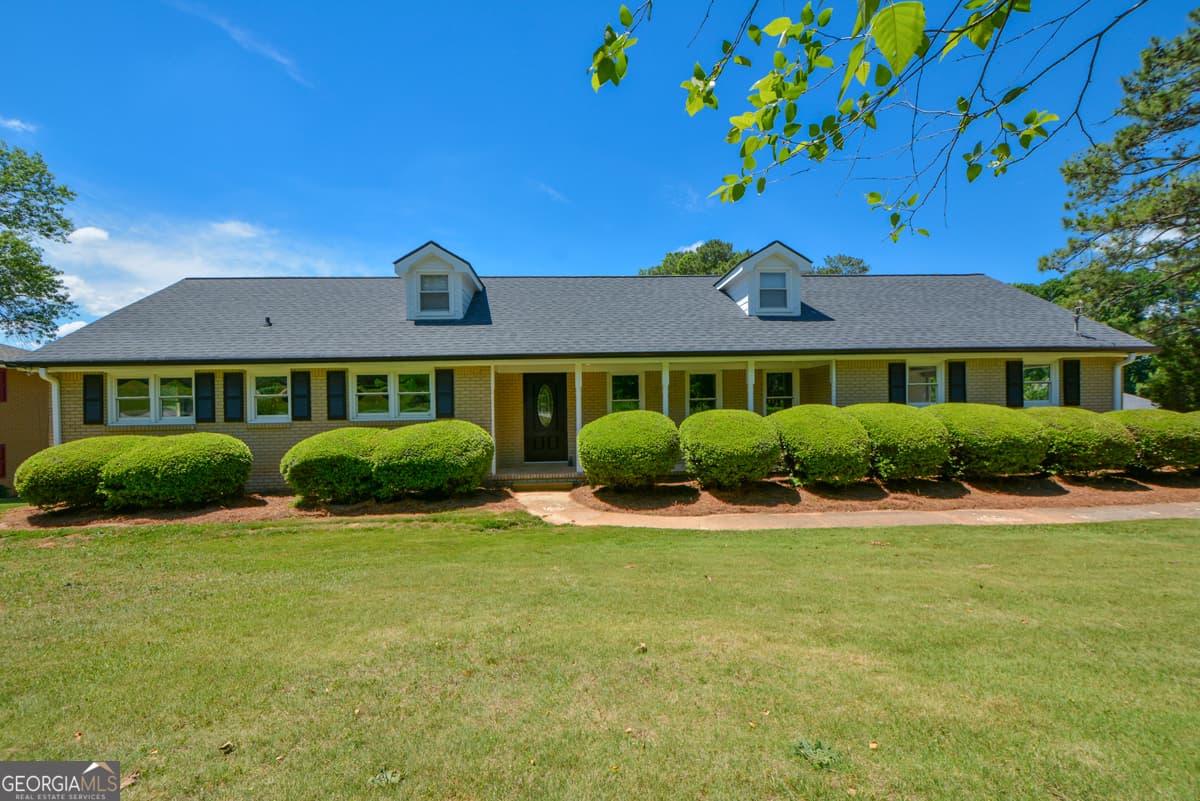 3 bedroom, 2 bathroom, 2,075 sq ft single family residence sold at 2683 Amberly Way, Snellville, GA 30078