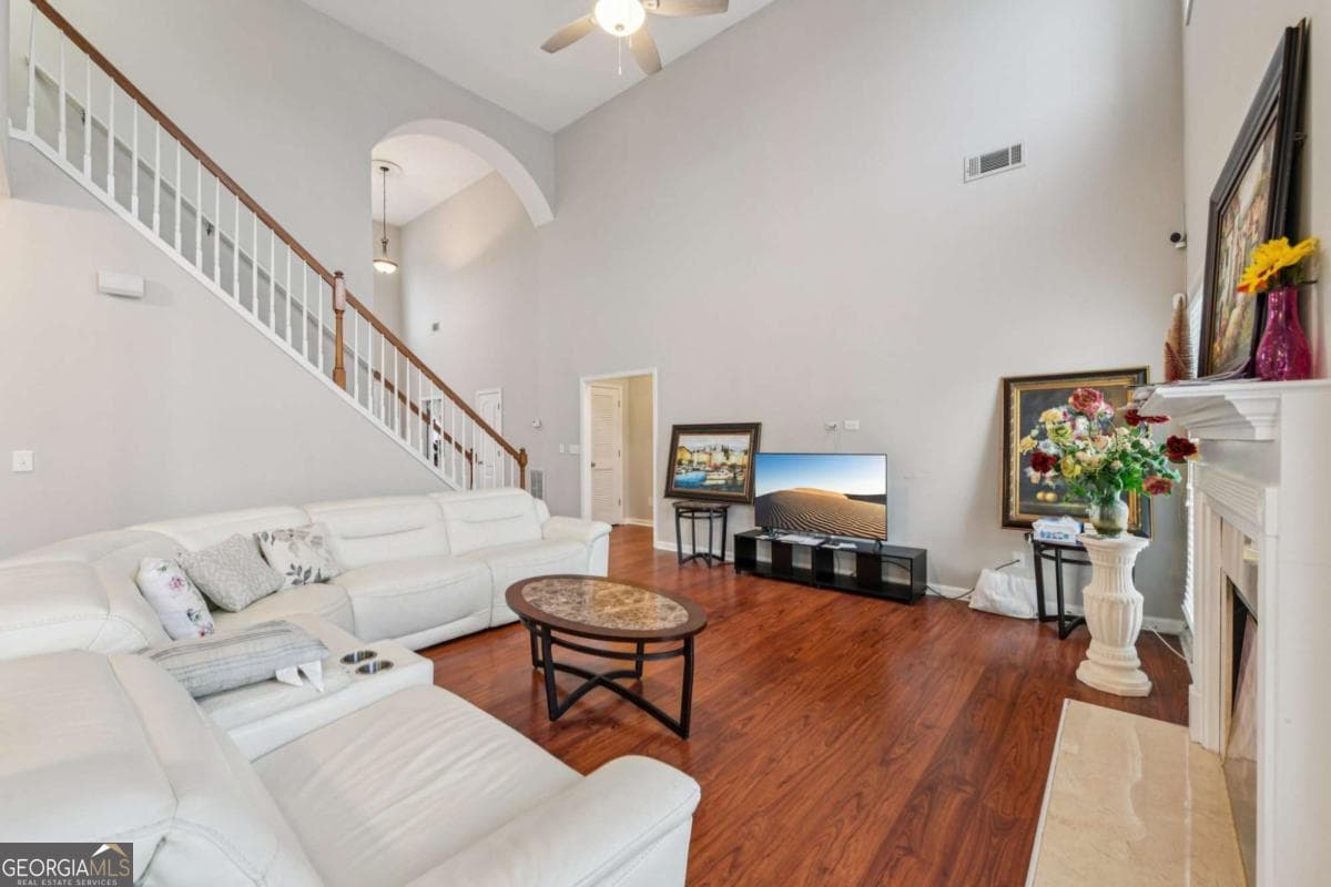 5 bedroom, 2.5 bathroom, 2,896 sq ft single family residence for sale at 2393 Shady Maple Lane, Loganville, GA 30052 — photo 4