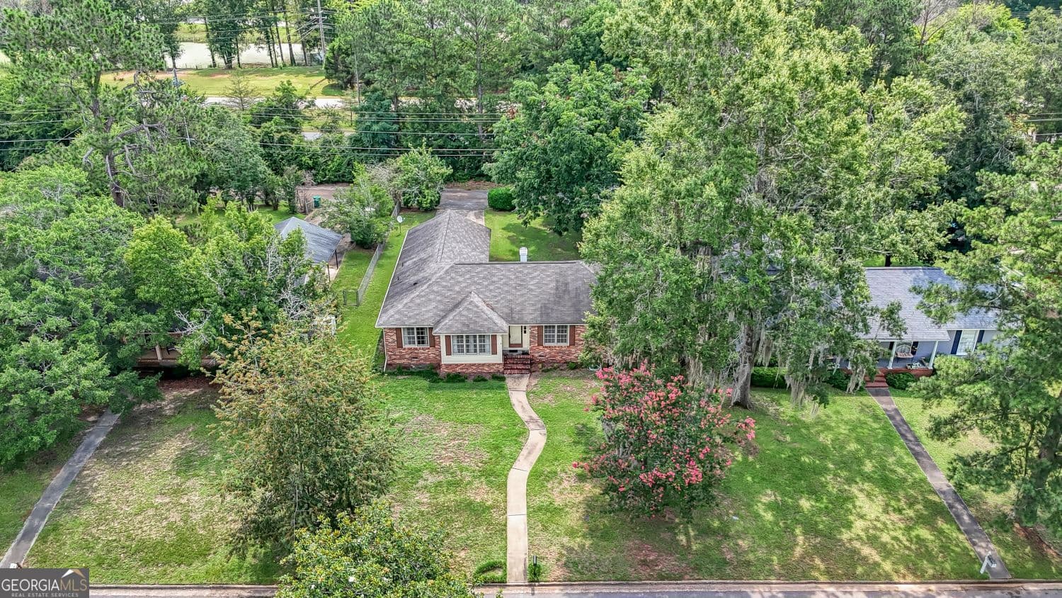 3 bedroom, 2 bathroom, 1,823 sq ft single family residence for sale at 1520 Webb Street, Albany, GA 31721 — photo 5