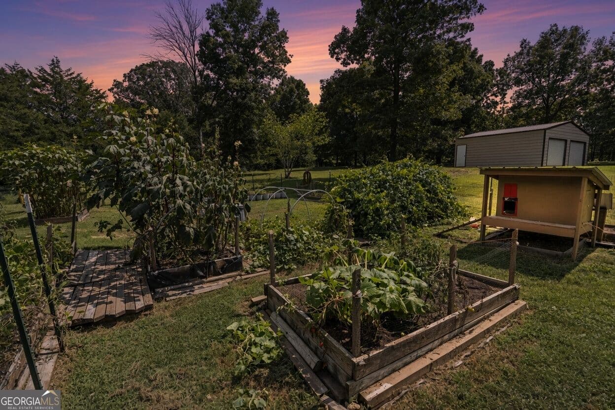 4 bedroom, 2.5 bathroom, 3,780 sq ft single family residence for sale at 5522 W Highway 136, Chickamauga, GA 30707 — photo 8