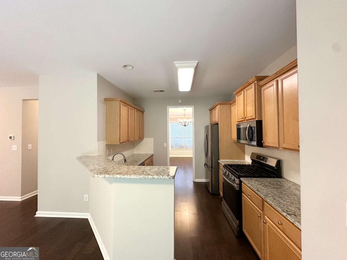 3 bedroom, 2 bathroom, 1,916 sq ft single family residence for sale at 3814 Clear Lake Way, Acworth, GA 30101 — photo 6