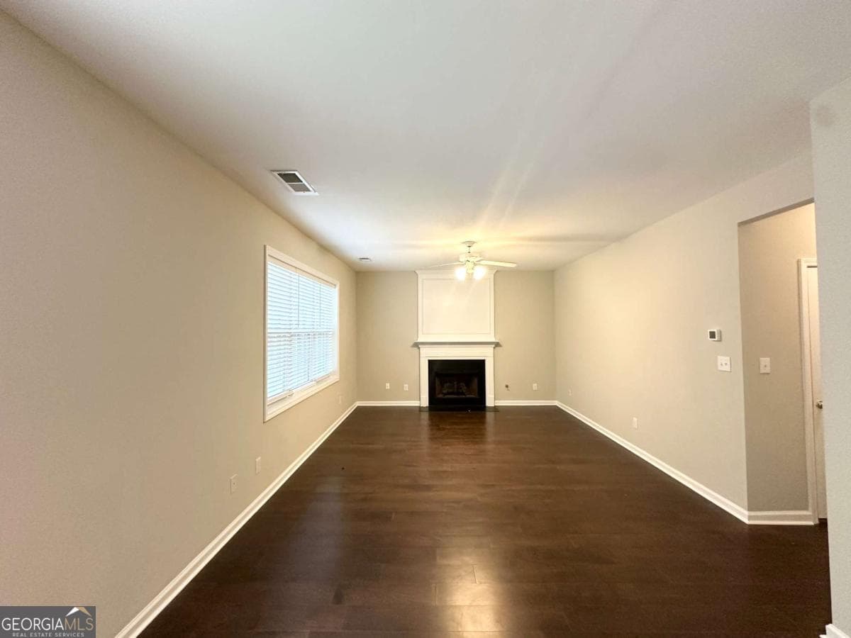 3 bedroom, 2 bathroom, 1,916 sq ft single family residence for sale at 3814 Clear Lake Way, Acworth, GA 30101 — photo 7