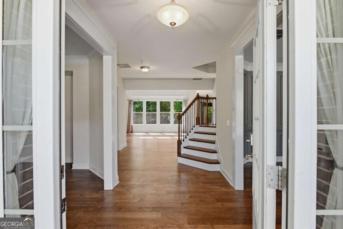 4 bedroom, 3.5 bathroom, 3,257 sq ft single family residence for sale at 3930 Ivy Lawn Court, Buford, GA 30519 — photo 6