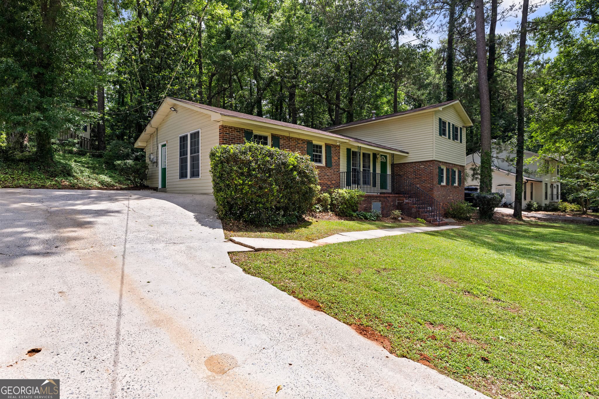 4 bedroom, 2 bathroom, 1,981 sq ft single family residence for sale at 309 Nelson Drive, Thomaston, GA 30286 — photo 4