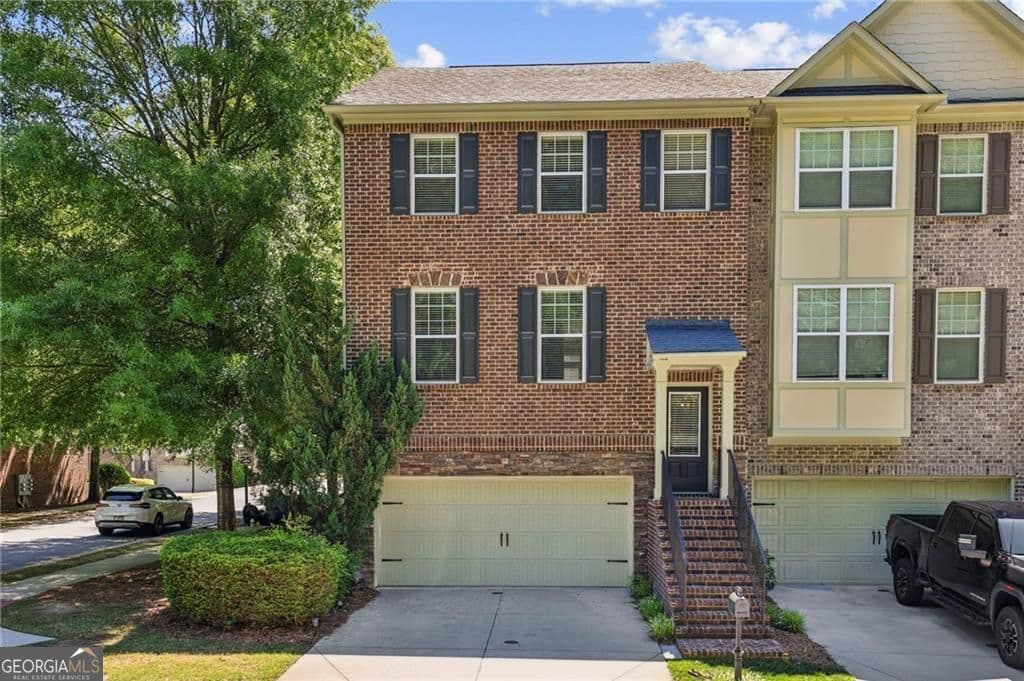 3 bedroom, 3.5 bathroom, 2,227 sq ft townhouse sold at 3733 Inglewood Way, Atlanta, GA 30319
