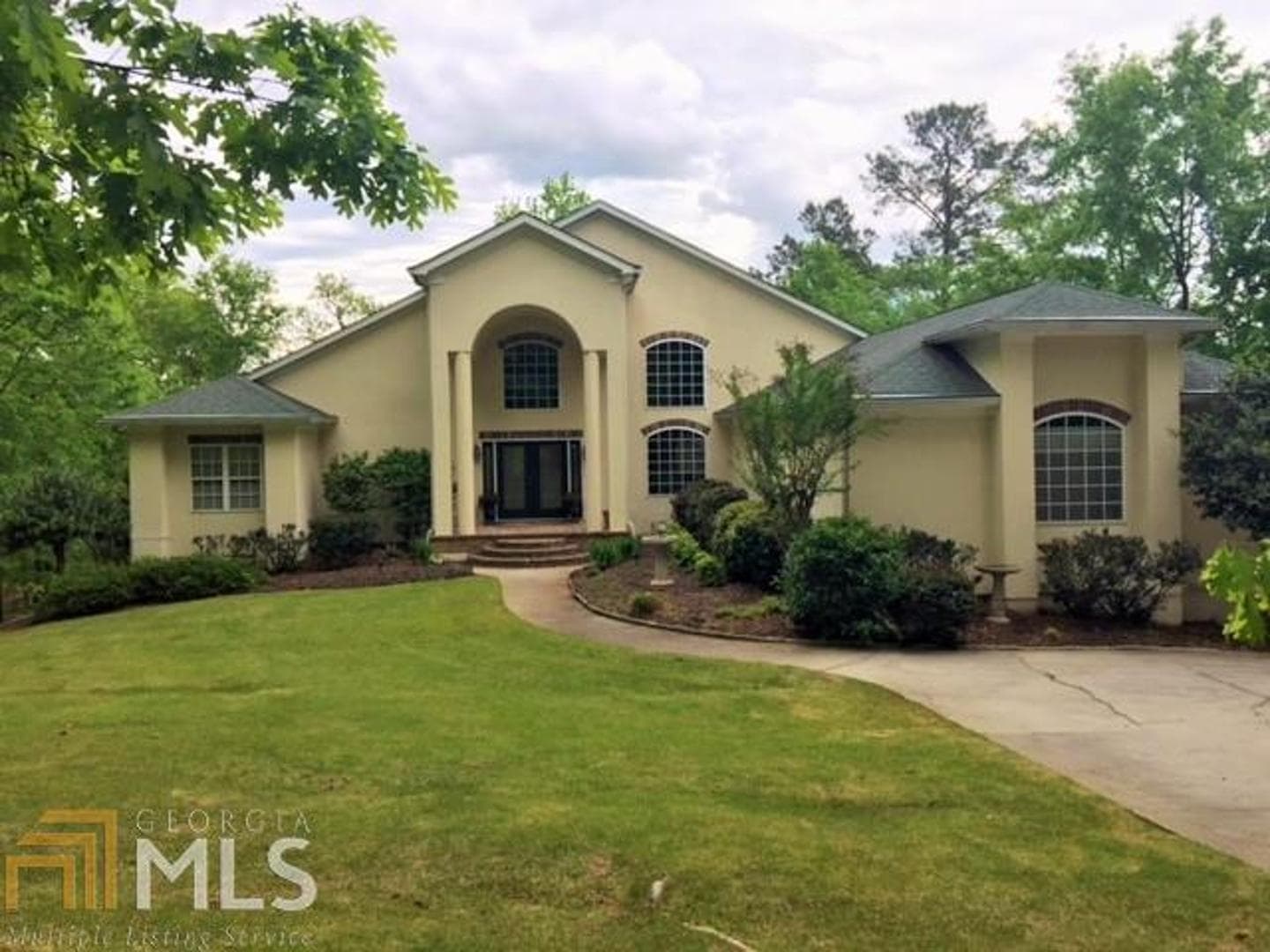 5 bedroom, 4.5 bathroom, 5,132 sq ft single family residence for sale at 1070 Shoal Creek Court 1052, Greensboro, GA 30642 — photo 1 of 36