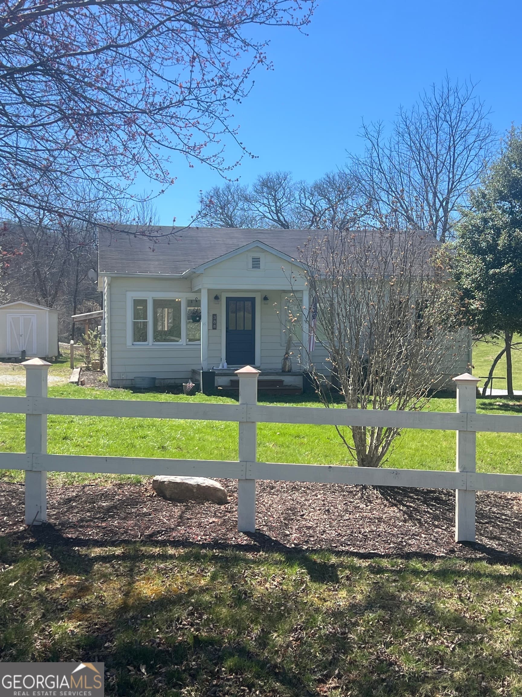 3 bedroom, 1 bathroom, 1,088 sq ft single family residence sold at 388 Belle Dowdle Road, Franklin, NC 28734