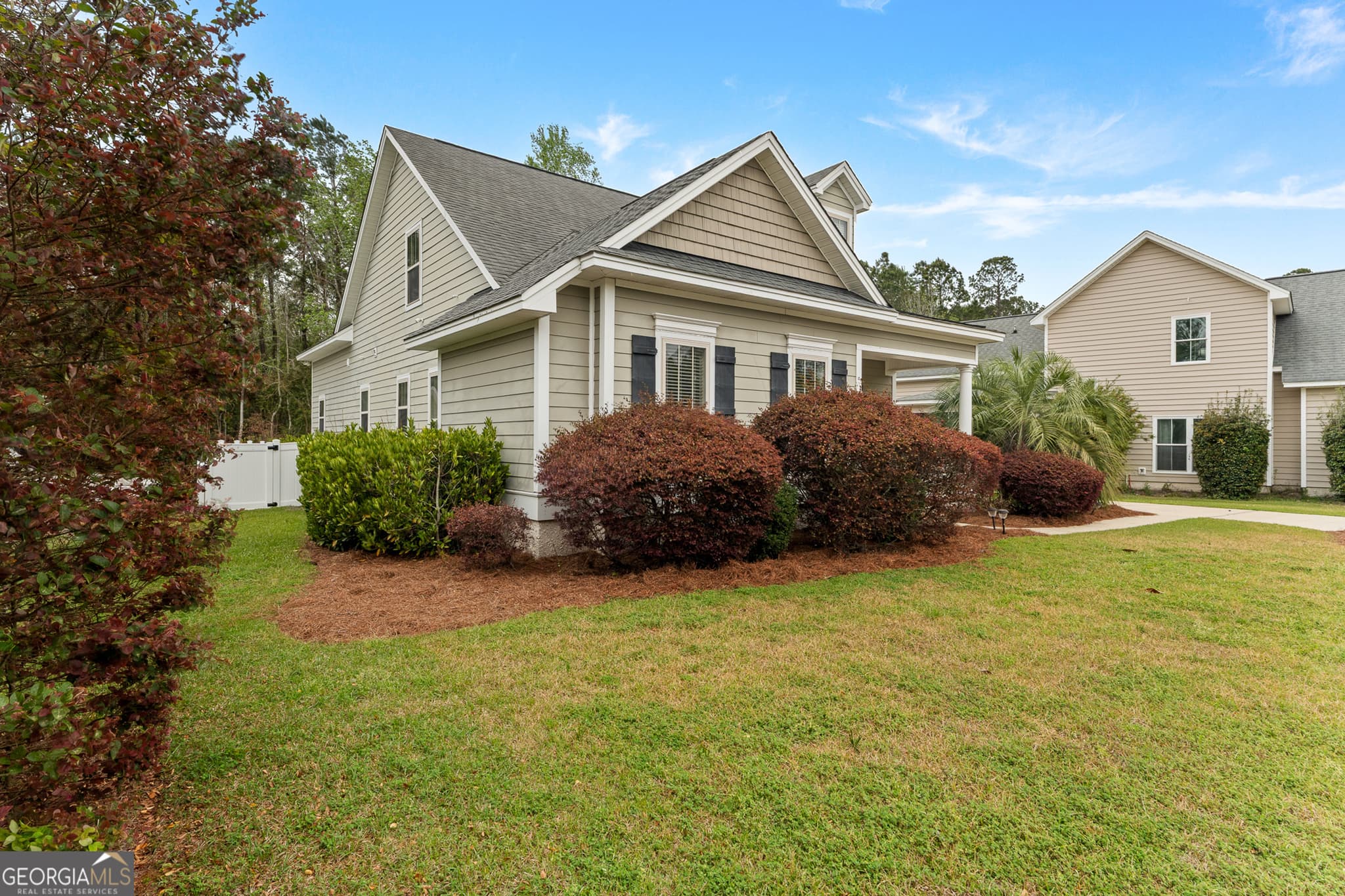 4 bedroom, 3.5 bathroom, 1,950 sq ft single family residence for sale at 75 Jacobs Circle, Richmond Hill, GA 31324 — photo 2