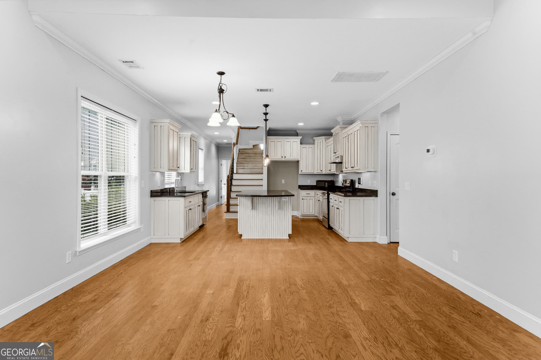 4 bedroom, 3.5 bathroom, 1,950 sq ft single family residence for sale at 75 Jacobs Circle, Richmond Hill, GA 31324 — photo 7