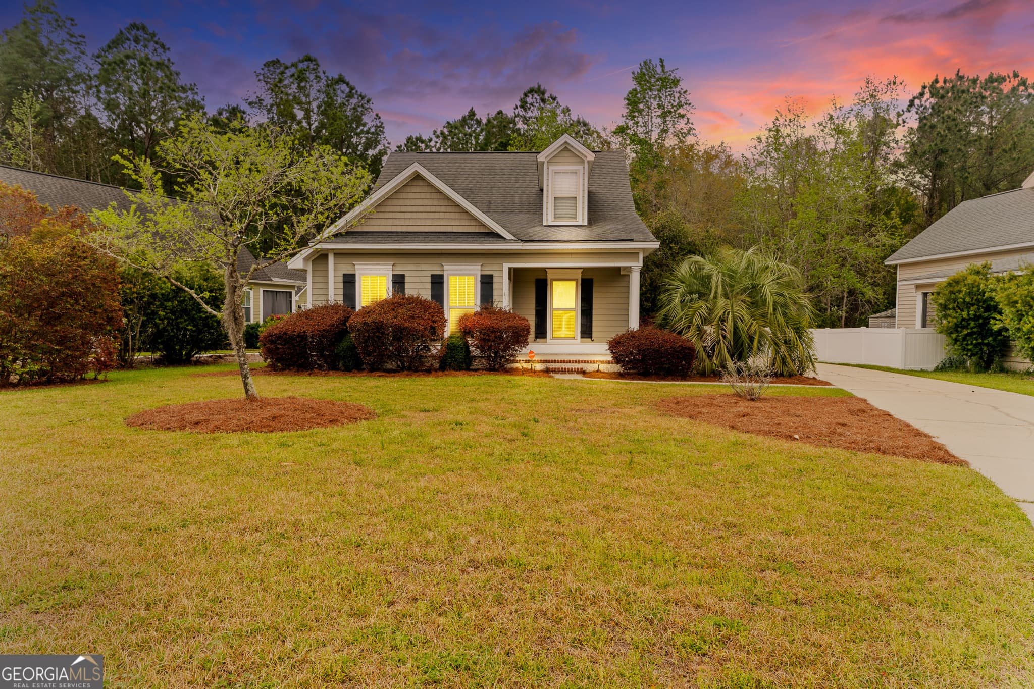 4 bedroom, 3.5 bathroom, 1,950 sq ft single family residence for sale at 75 Jacobs Circle, Richmond Hill, GA 31324