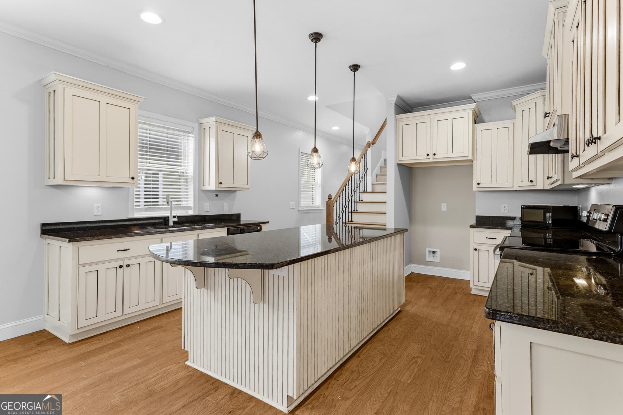4 bedroom, 3.5 bathroom, 1,950 sq ft single family residence for sale at 75 Jacobs Circle, Richmond Hill, GA 31324 — photo 9