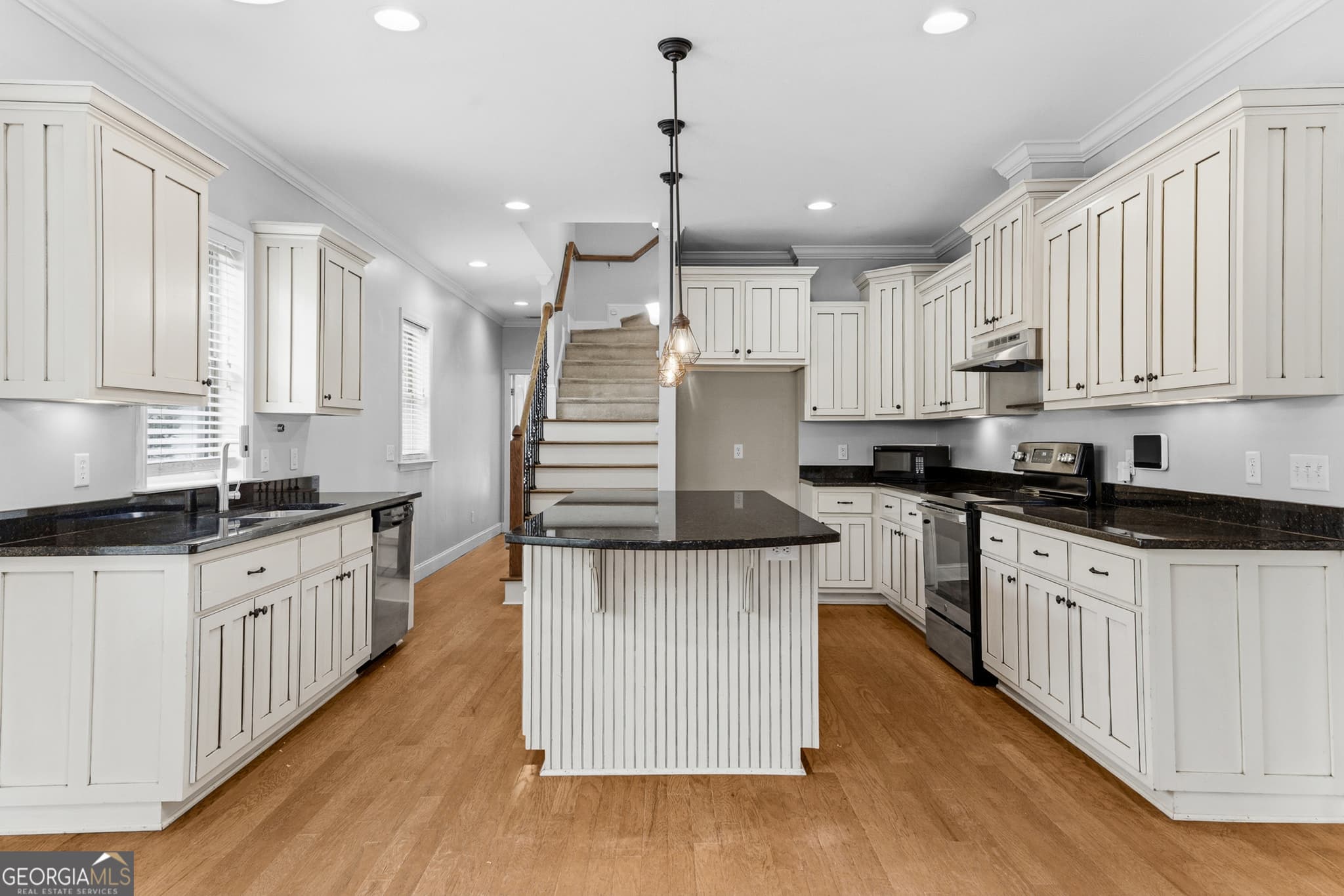 4 bedroom, 3.5 bathroom, 1,950 sq ft single family residence for sale at 75 Jacobs Circle, Richmond Hill, GA 31324 — photo 8