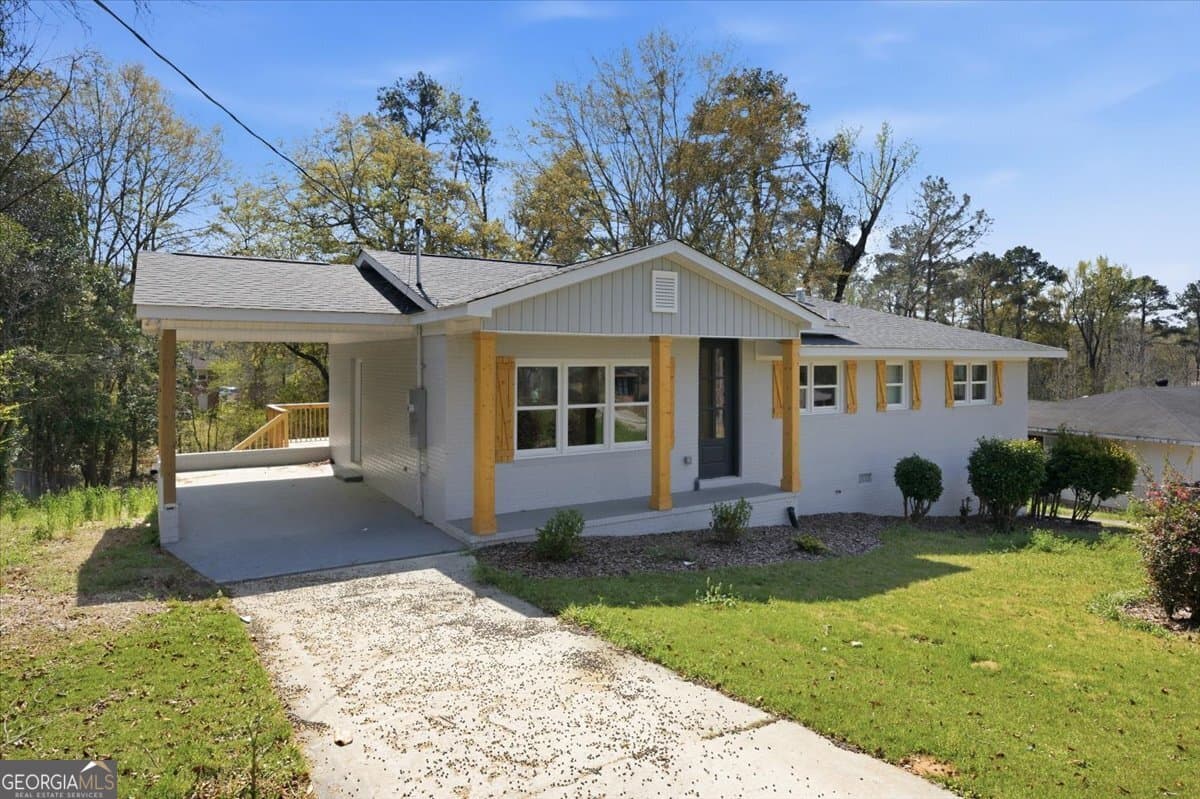 3 bedroom, 2 bathroom, 1,520 sq ft single family residence for sale at 2371 Kensington Road, Macon, GA 31211 — photo 2