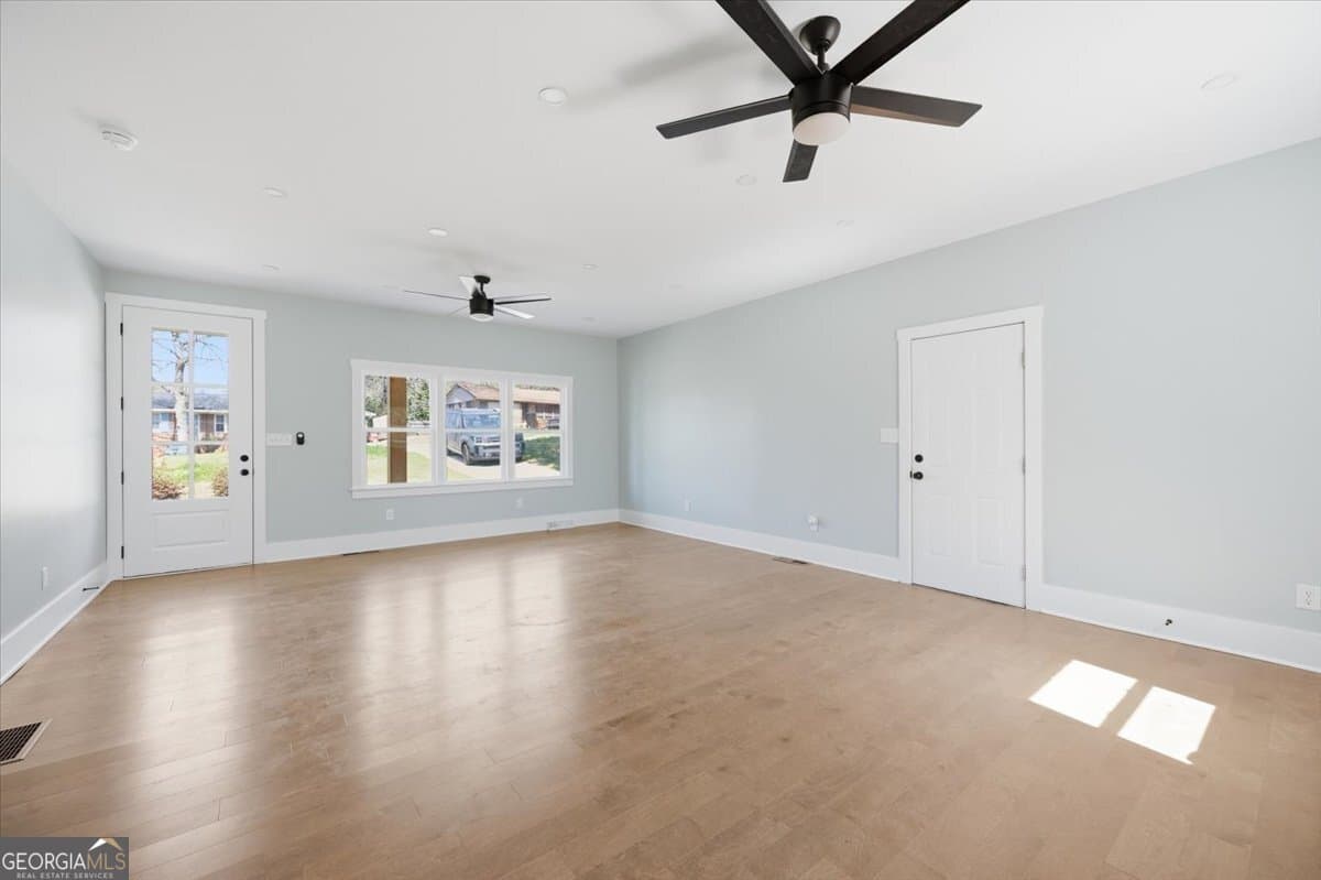 3 bedroom, 2 bathroom, 1,520 sq ft single family residence for sale at 2371 Kensington Road, Macon, GA 31211 — photo 5
