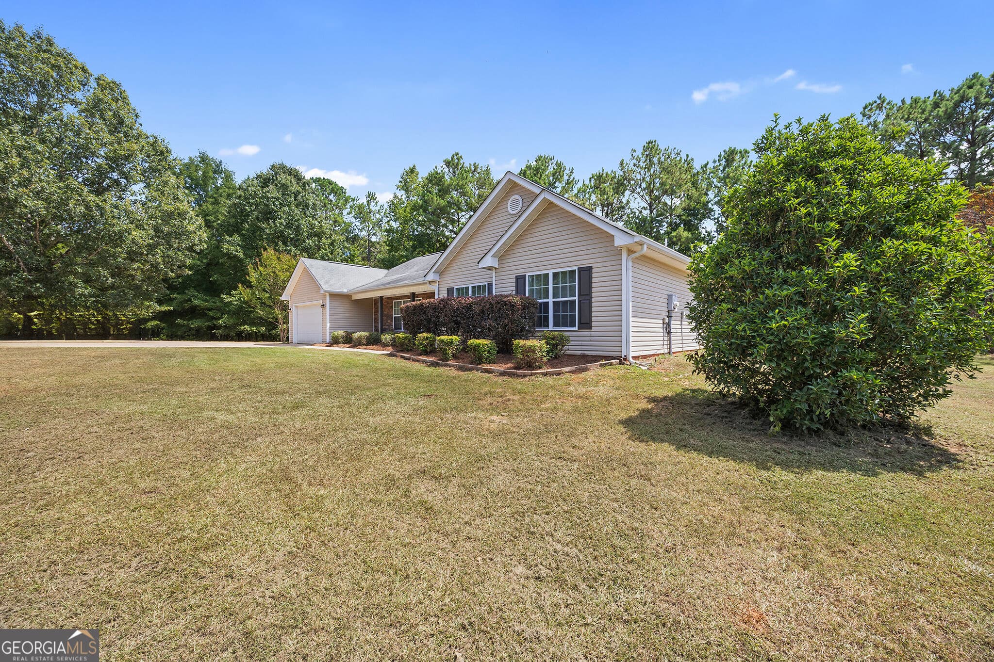 3 bedroom, 2 bathroom, 1,474 sq ft single family residence for sale at 30 Watson Road, Forsyth, GA 31029 — photo 3
