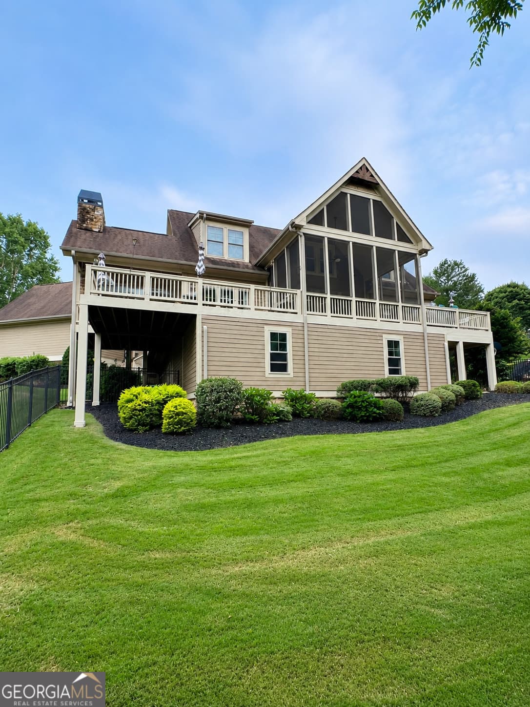 4 bedroom, 4.5 bathroom, 3,882 sq ft single family residence for sale at 63 Timber Ridge Drive, Toccoa, GA 30577 — photo 4