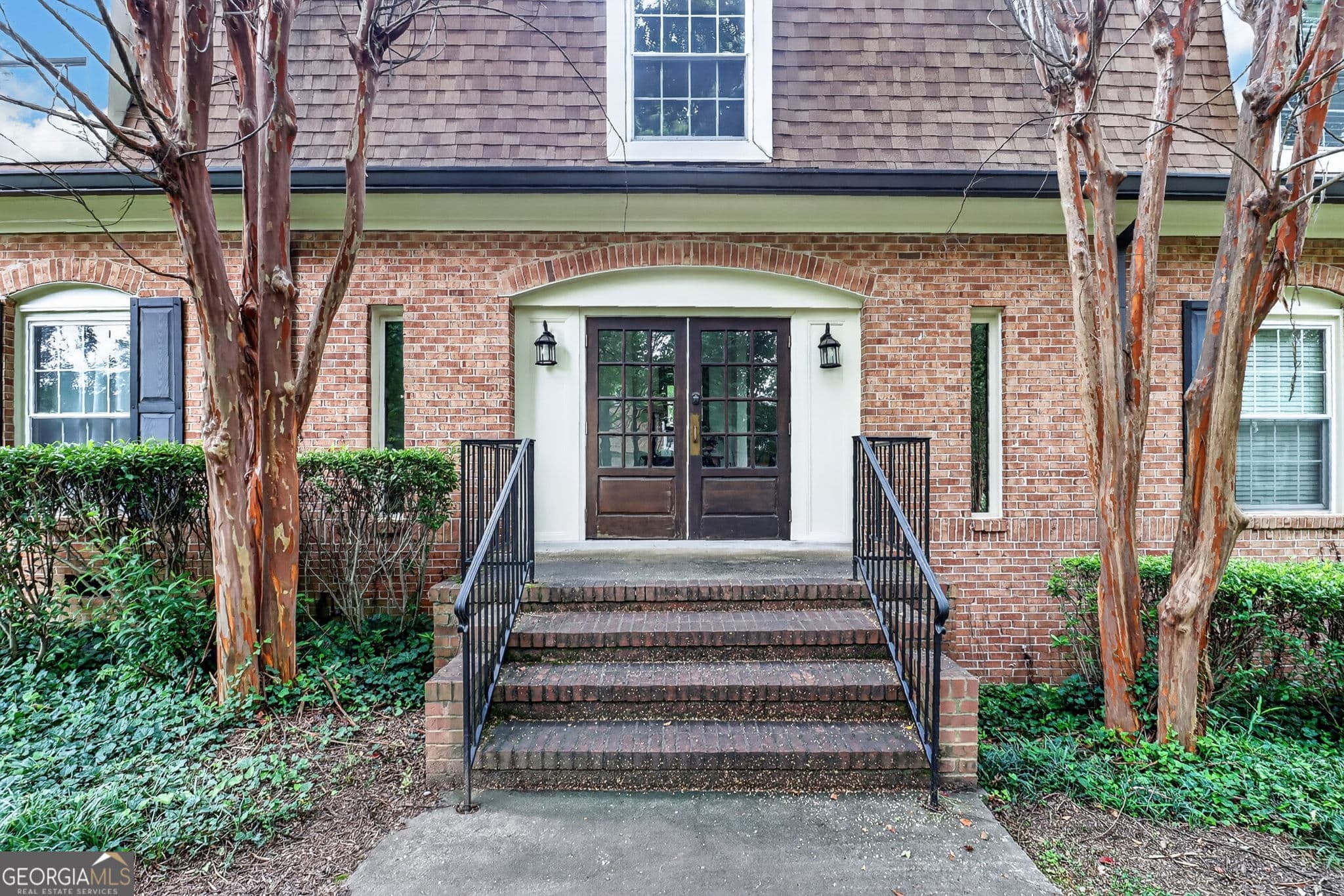 3 bedroom, 2 bathroom, 1,650 sq ft townhouse for sale at 1261 Lavista Road F-2, Atlanta, GA 30324 — photo 2