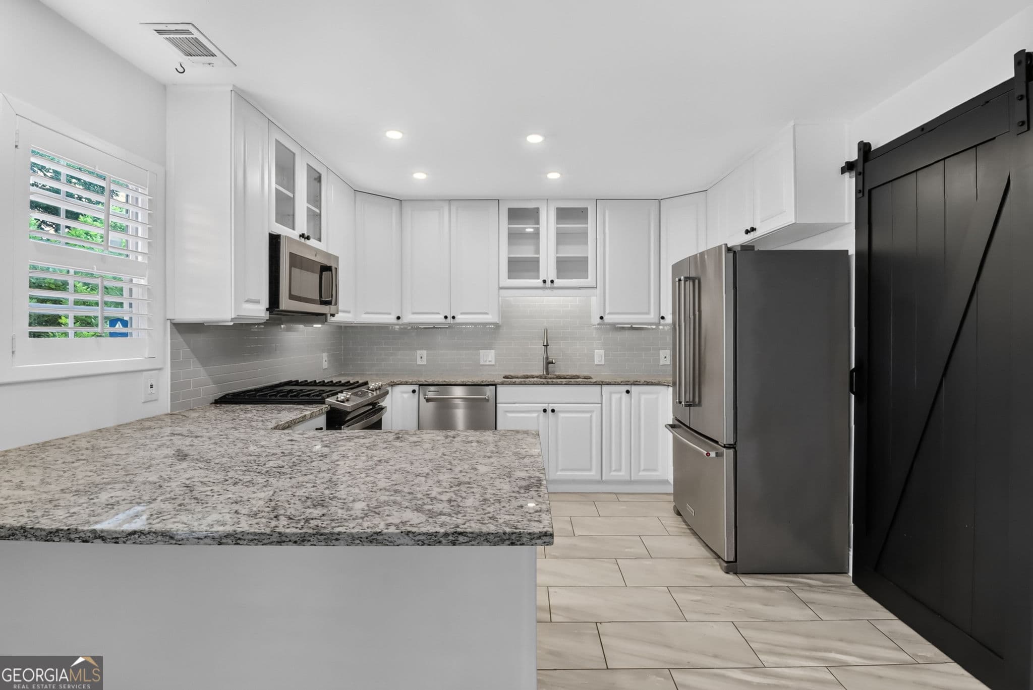 3 bedroom, 2 bathroom, 1,650 sq ft townhouse for sale at 1261 Lavista Road F-2, Atlanta, GA 30324 — photo 9