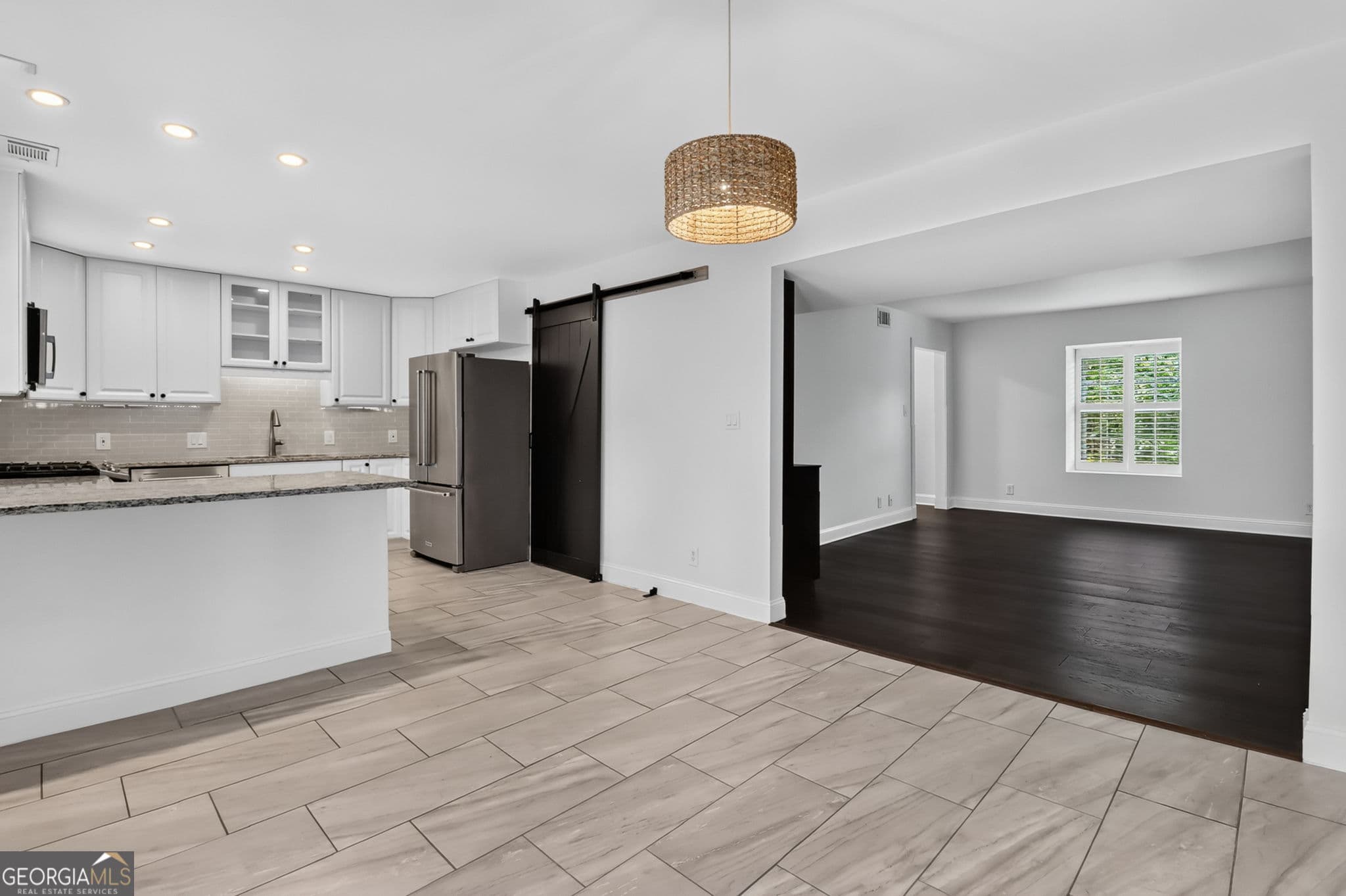 3 bedroom, 2 bathroom, 1,650 sq ft townhouse for sale at 1261 Lavista Road F-2, Atlanta, GA 30324 — photo 8