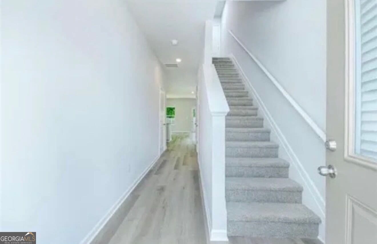 3 bedroom, 2.5 bathroom, 1,538 sq ft townhouse for sale at 141 Village Green Drive, Adairsville, GA 30103 — photo 2
