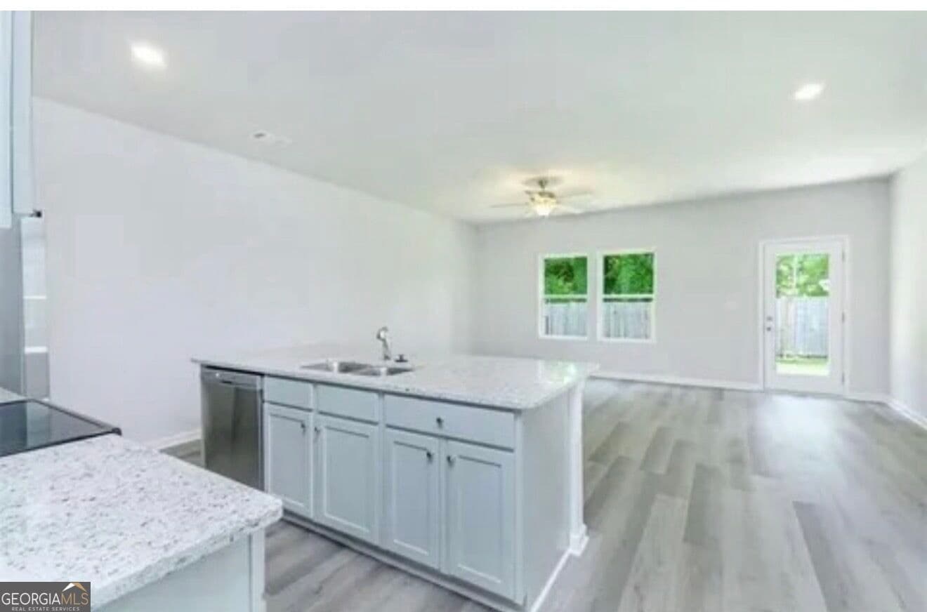 3 bedroom, 2.5 bathroom, 1,538 sq ft townhouse for sale at 141 Village Green Drive, Adairsville, GA 30103 — photo 4