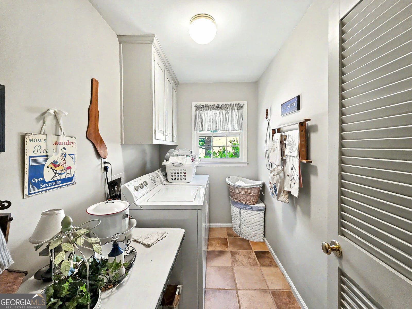 4 bedroom, 3.5 bathroom, 2,584 sq ft single family residence for sale at 3479 Castleridge Drive, Tucker, GA 30084 — photo 8