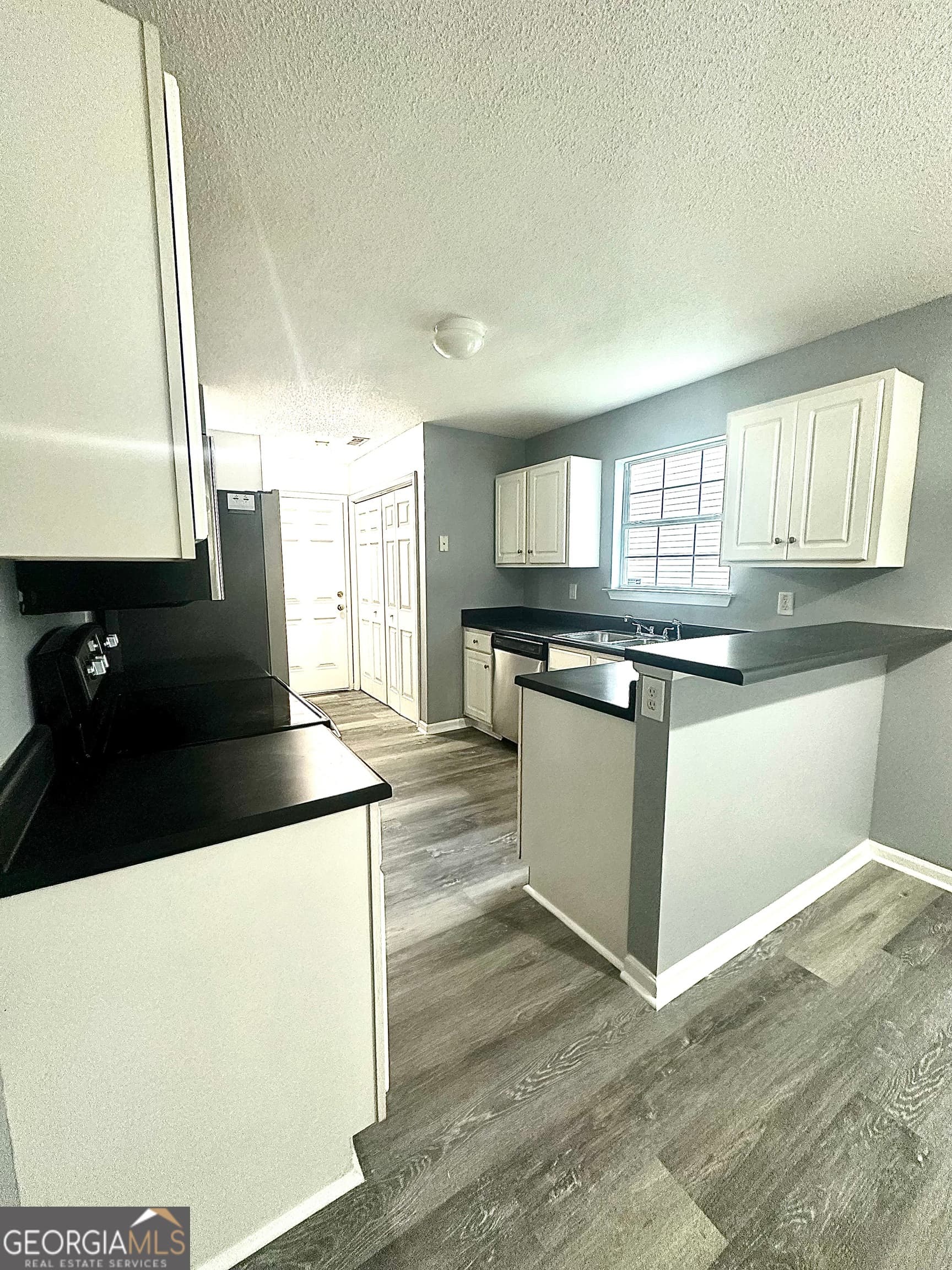 3 bedroom, 2 bathroom, 2,200 sq ft single family residence for rent at 1630 Isleworth Circle, Atlanta, GA 30349 for $2,150 a month — photo 6
