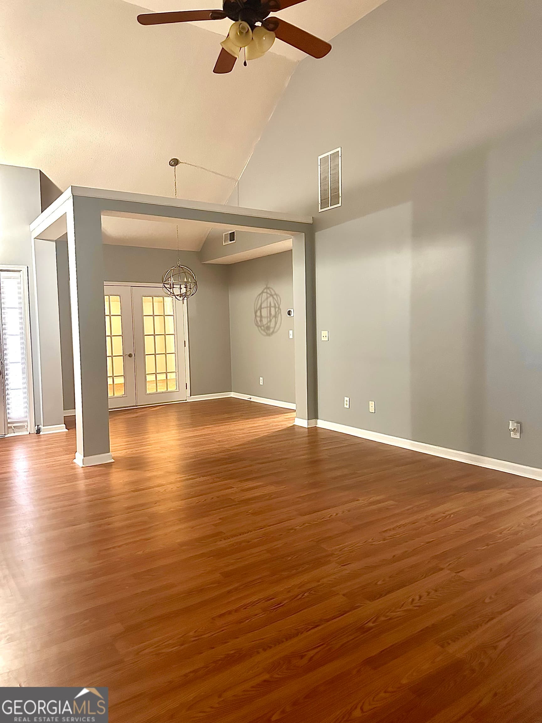 3 bedroom, 2 bathroom, 2,200 sq ft single family residence for rent at 1630 Isleworth Circle, Atlanta, GA 30349 for $2,150 a month — photo 3