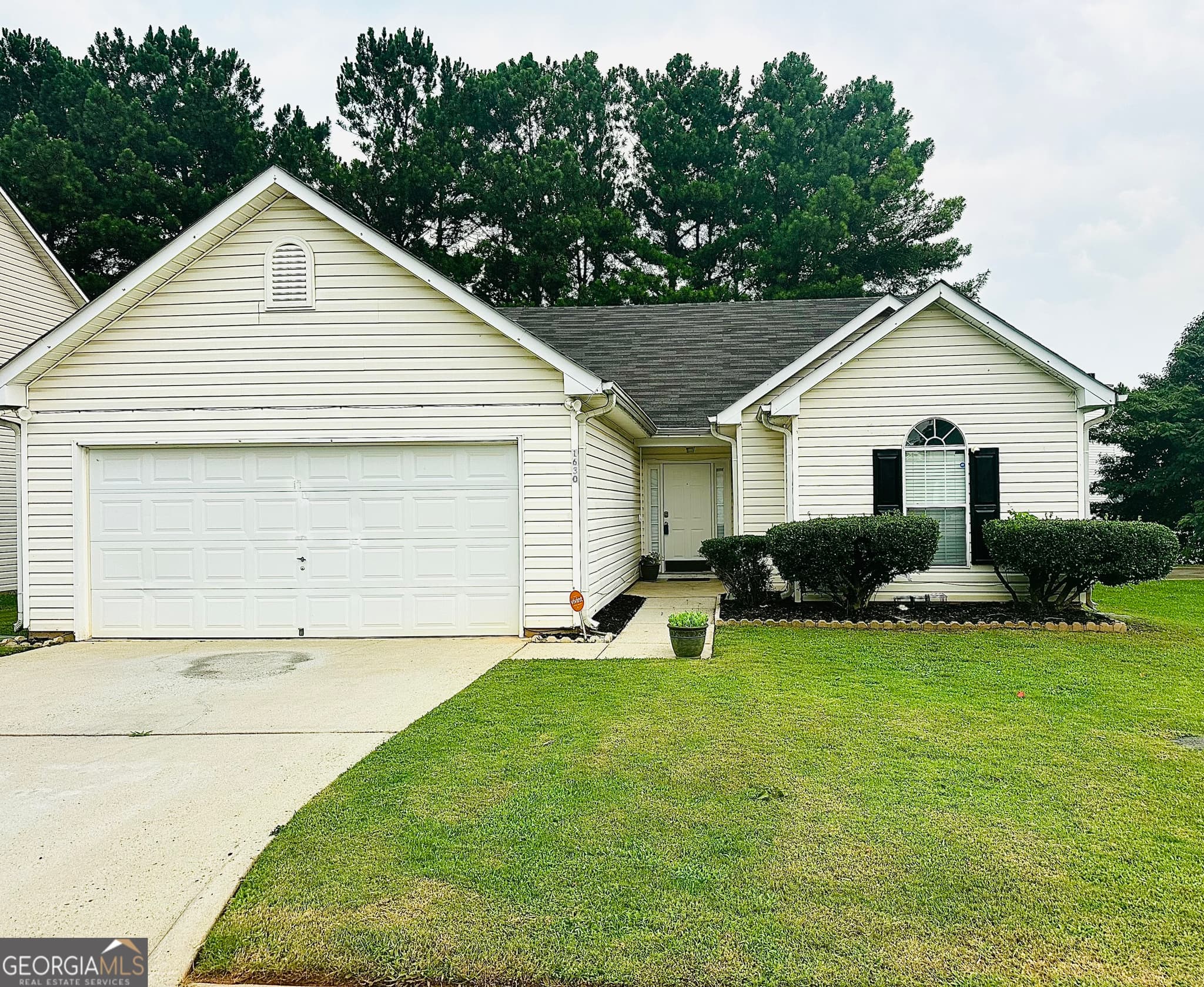3 bedroom, 2 bathroom, 2,200 sq ft single family residence for rent at 1630 Isleworth Circle, Atlanta, GA 30349 for $2,150 a month