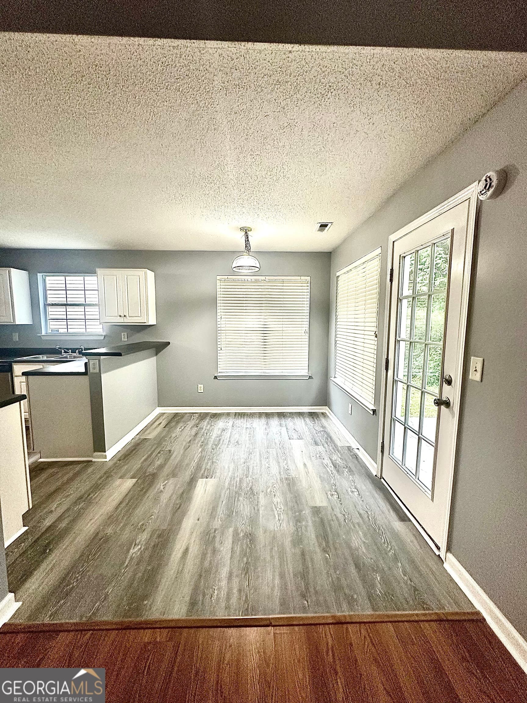 3 bedroom, 2 bathroom, 2,200 sq ft single family residence for rent at 1630 Isleworth Circle, Atlanta, GA 30349 for $2,150 a month — photo 5