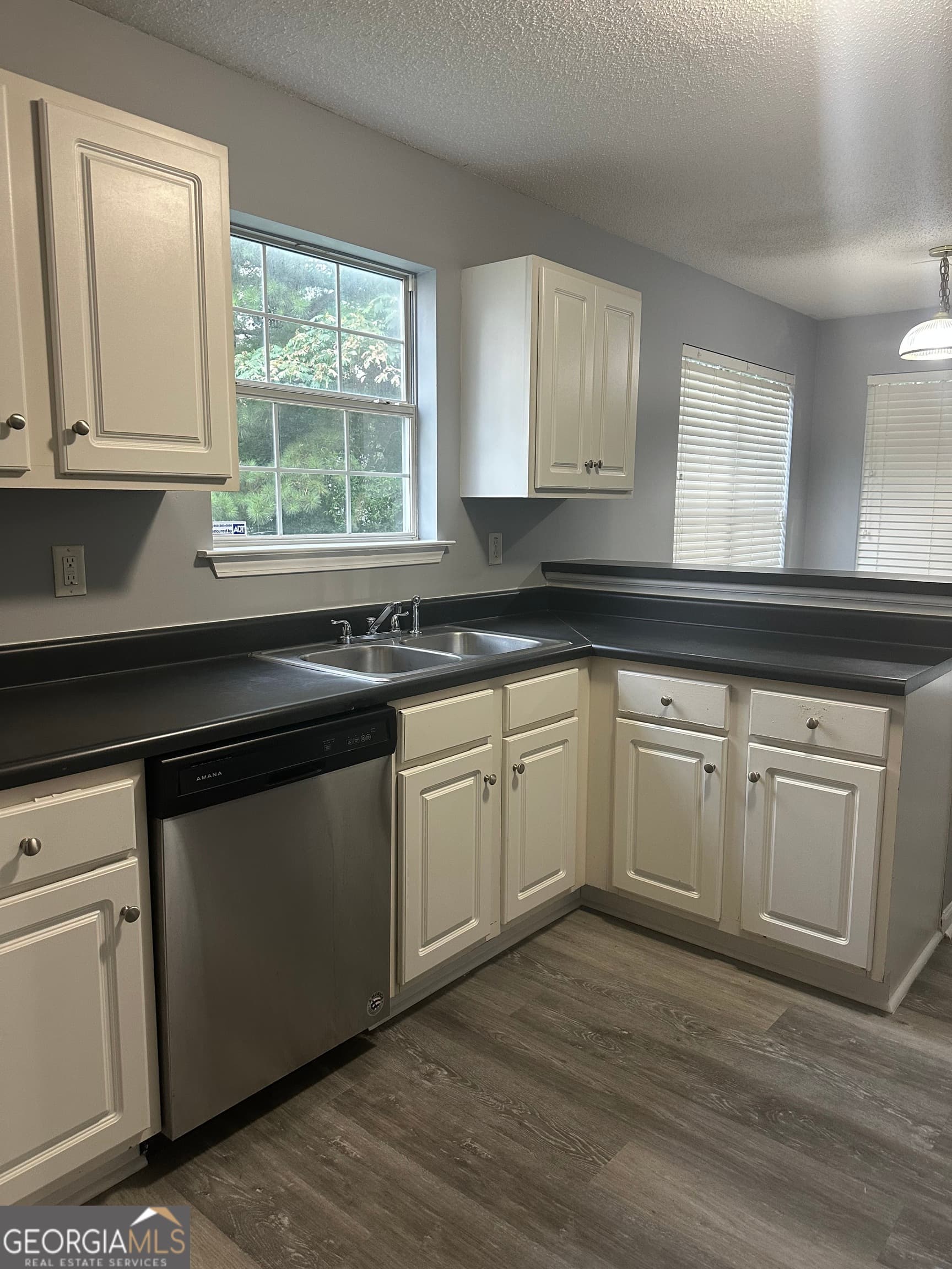 3 bedroom, 2 bathroom, 2,200 sq ft single family residence for rent at 1630 Isleworth Circle, Atlanta, GA 30349 for $2,150 a month — photo 9