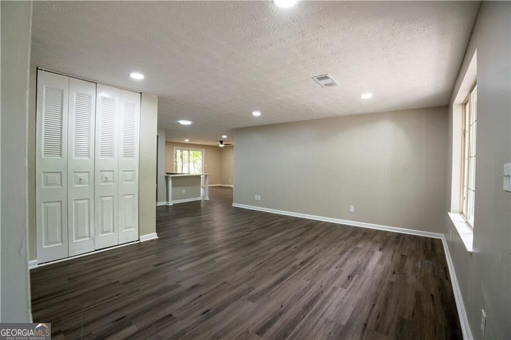 4 bedroom, 3 bathroom, 1,272 sq ft single family residence for sale at 1995 Northerly Way, Stone Mountain, GA 30088 — photo 6