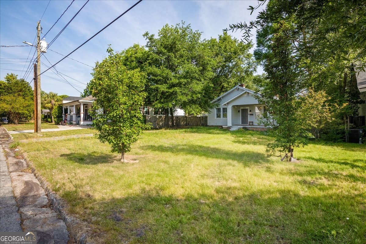2 bedroom, 1 bathroom, 1,401 sq ft single family residence for sale at 1823 Starnes Street, Augusta, GA 30904 — photo 3