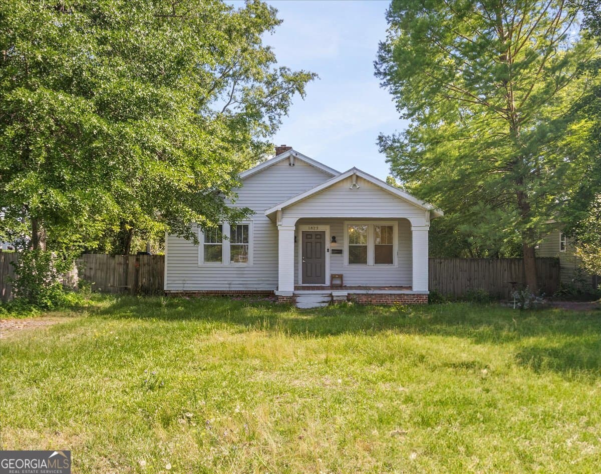 2 bedroom, 1 bathroom, 1,401 sq ft single family residence for sale at 1823 Starnes Street, Augusta, GA 30904