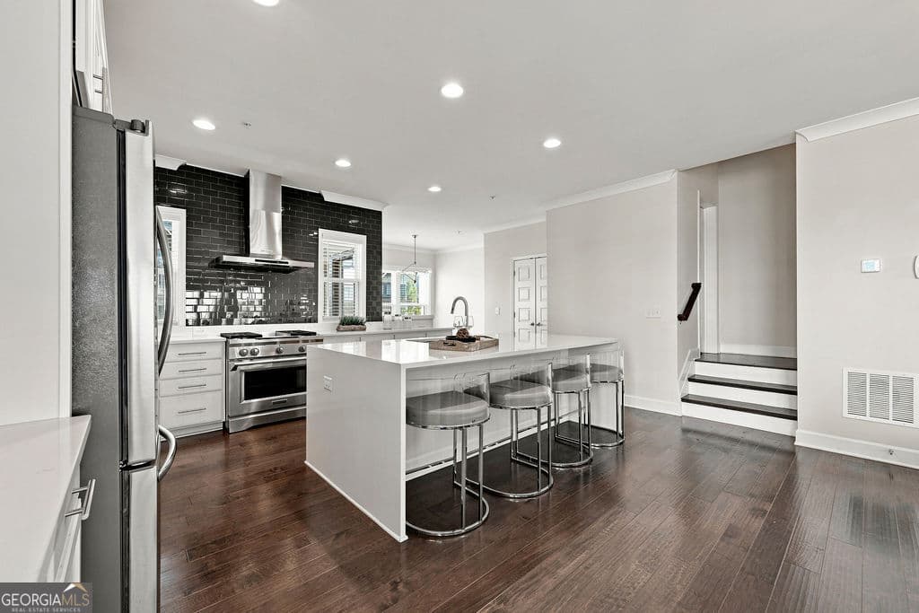 4 bedroom, 4 bathroom, 3,714 sq ft townhouse for sale at 2201 Croston Lane, Smyrna, GA 30080 — photo 9