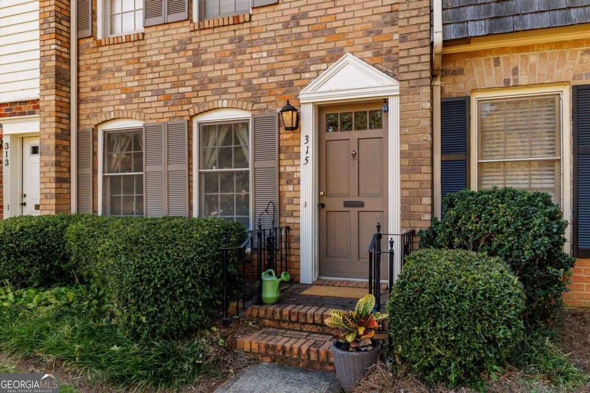 2 bedroom, 1.5 bathroom, 1,088 sq ft condominium for sale at 315 Georgetown Drive, Athens, GA 30605 — photo 2