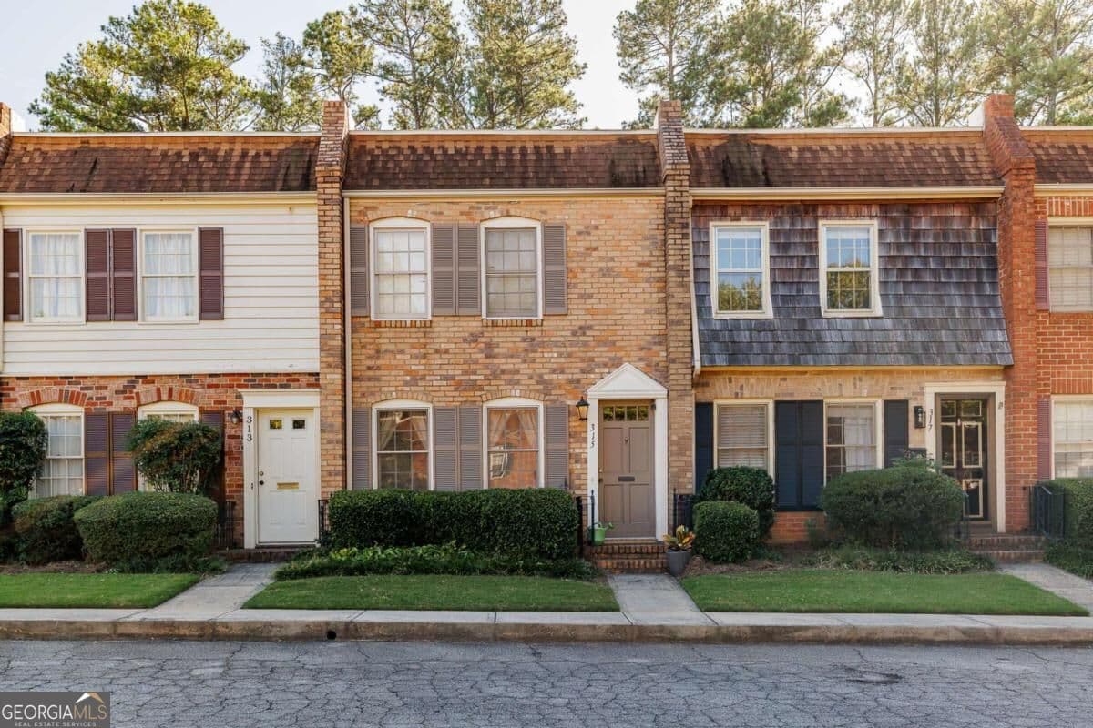 2 bedroom, 1.5 bathroom, 1,088 sq ft condominium for sale at 315 Georgetown Drive, Athens, GA 30605