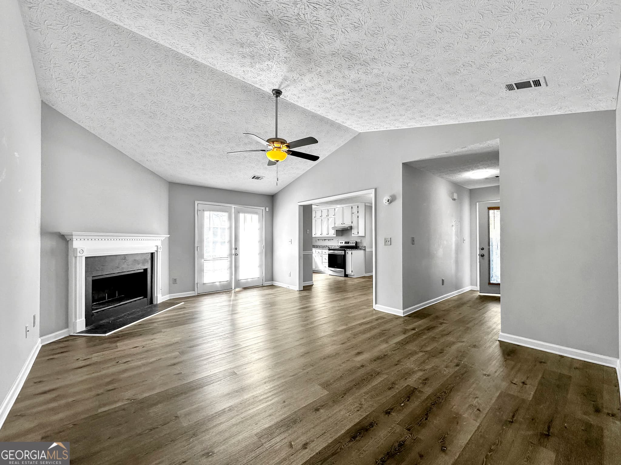 3 bedroom, 2 bathroom, 3,064 sq ft single family residence for rent at 140 Landing Drive, Fayetteville, GA 30214 for $2,195 a month — photo 2