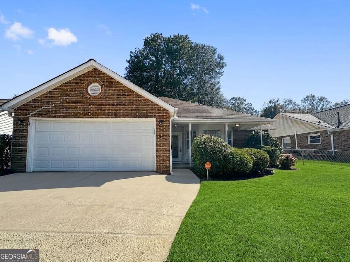 3 bedroom, 2 bathroom, 3,064 sq ft single family residence for rent at 140 Landing Drive, Fayetteville, GA 30214 for $2,195 a month