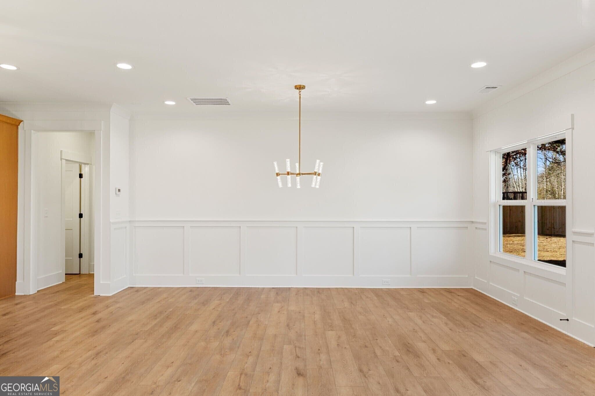 4 bedroom, 3.5 bathroom, 2,699 sq ft single family residence for sale at 3420 Hillshire Drive, Cumming, GA 30028 — photo 7