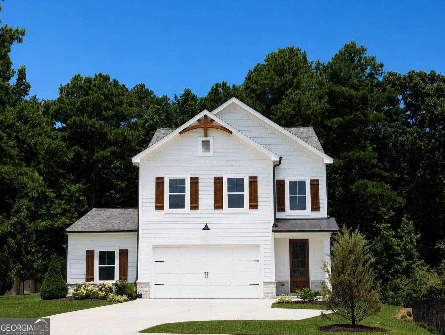 4 bedroom, 3.5 bathroom, 2,699 sq ft single family residence for sale at 3420 Hillshire Drive, Cumming, GA 30028 — photo 1 of 45