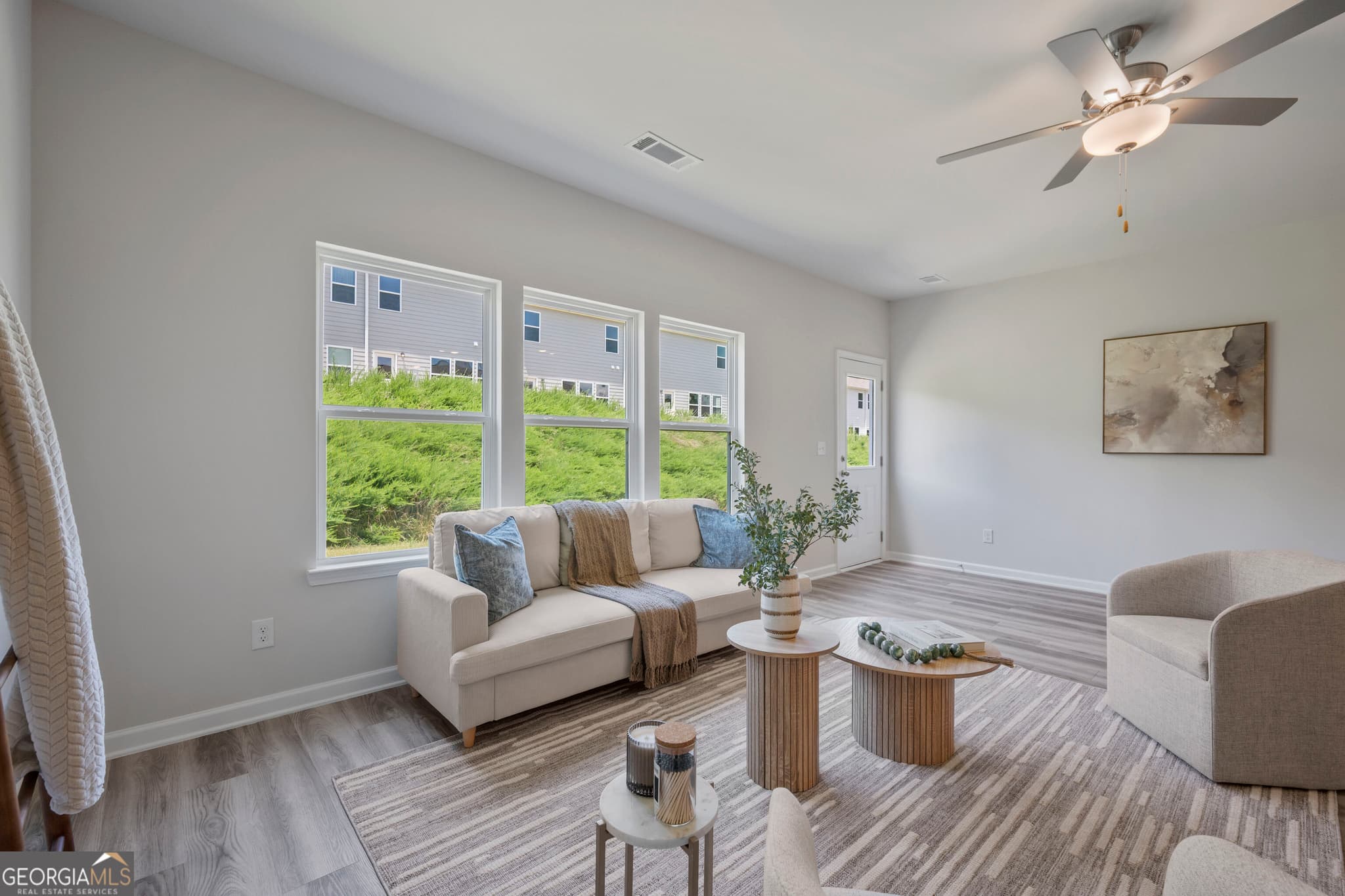 3 bedroom, 2.5 bathroom, 2,490 sq ft townhouse for sale at 4090 Oakwood Terrace Court, Oakwood, GA 30566 — photo 6